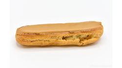 Eclair au café